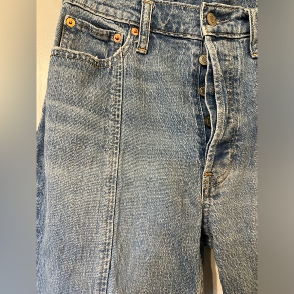 Gap cheeky straight high rise jeans with front seams and raw hems. Size 28/6 R - Picture 4 of 6